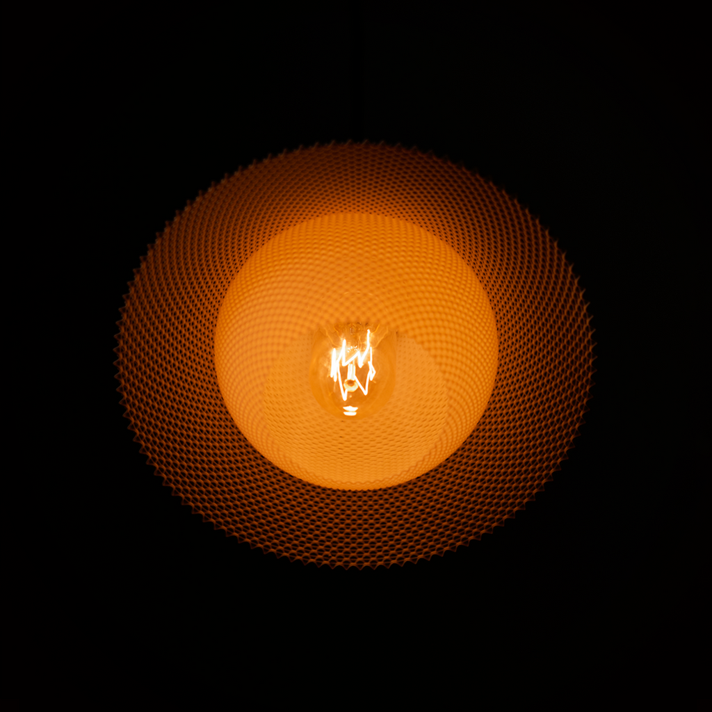Orson Pendant Lamp sedd från sidan — Pendellampa designad av Skenloft