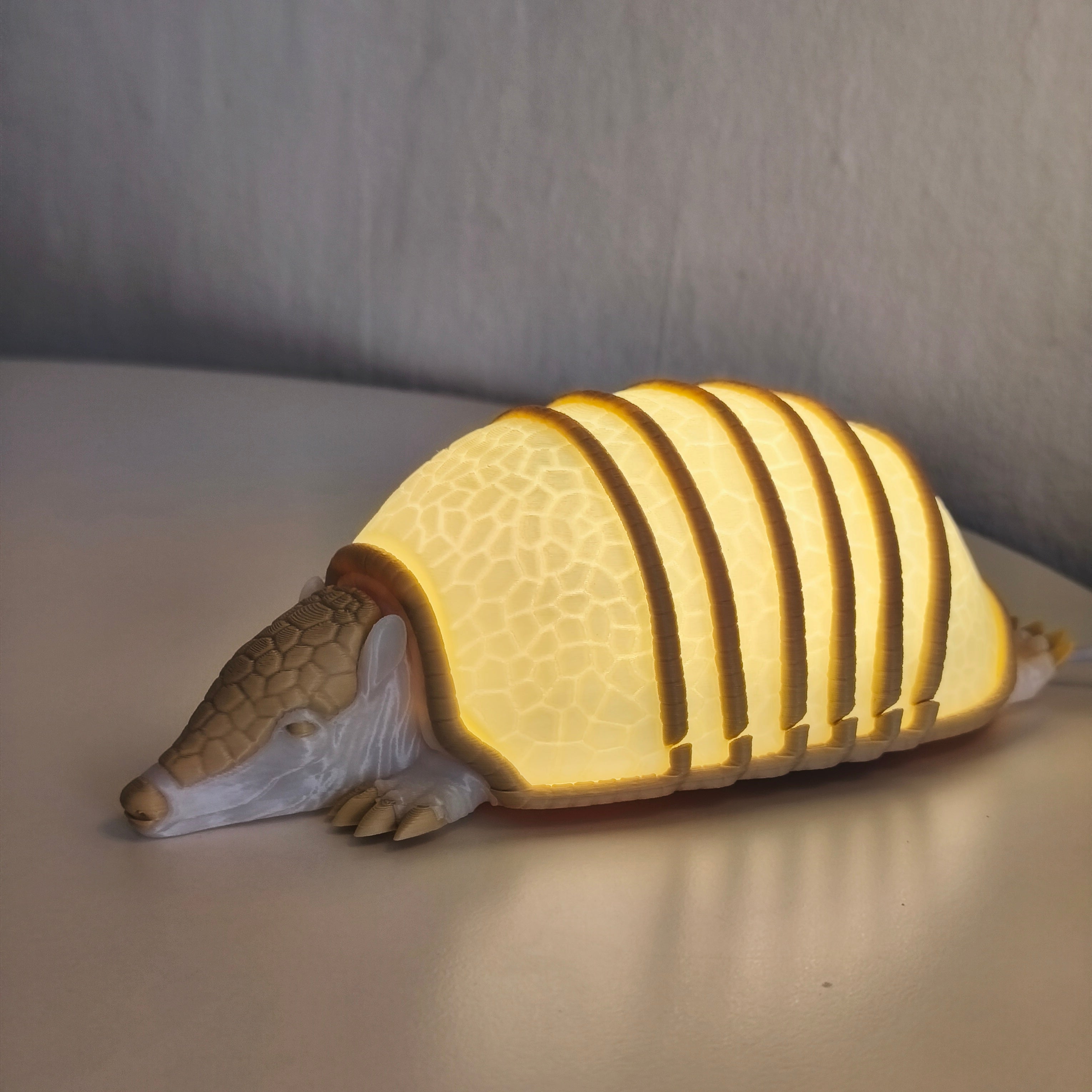 Armadillo Lamp — vy 4, Bordslampa Skenloft