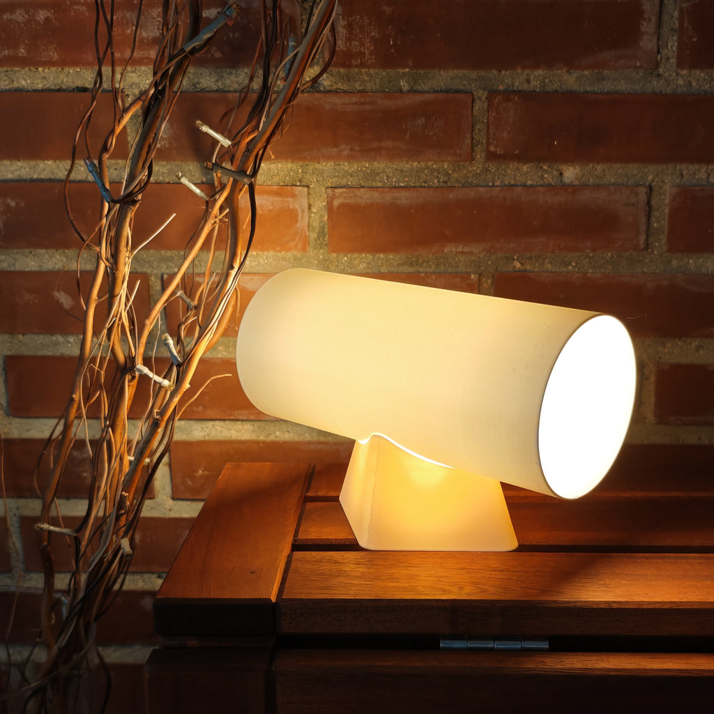Rotor Lamp — Bordslampa från Skenloft, handgjord i Sverige