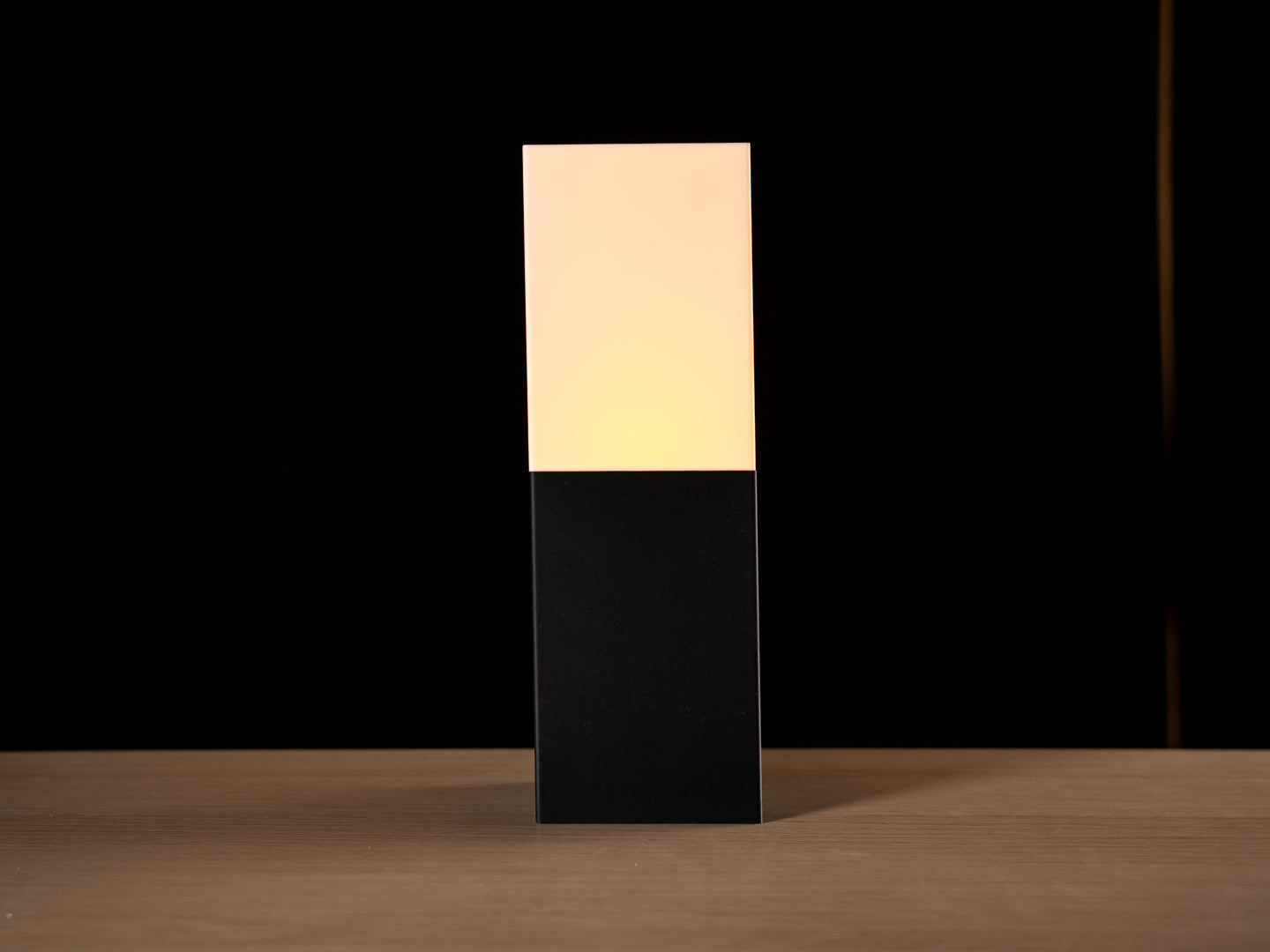 Stele Modular E27 Table Lamp detalj — unik design, handgjord