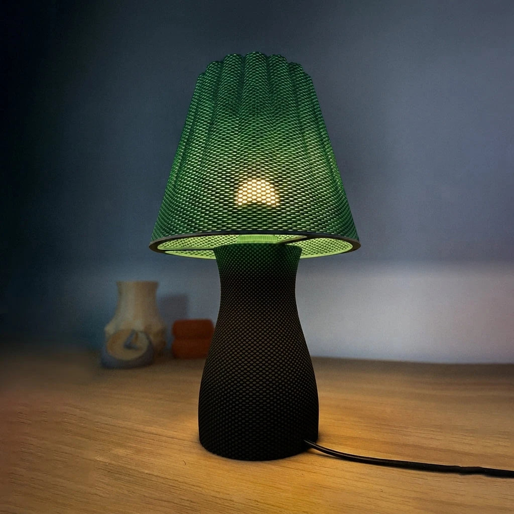 Carmen Table Lamp - Green topp, Matt Svart botten