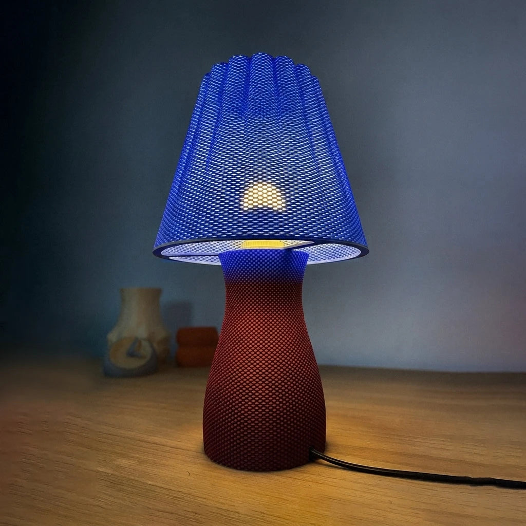 Carmen Table Lamp - Electric Blue topp, Mörk Röd botten