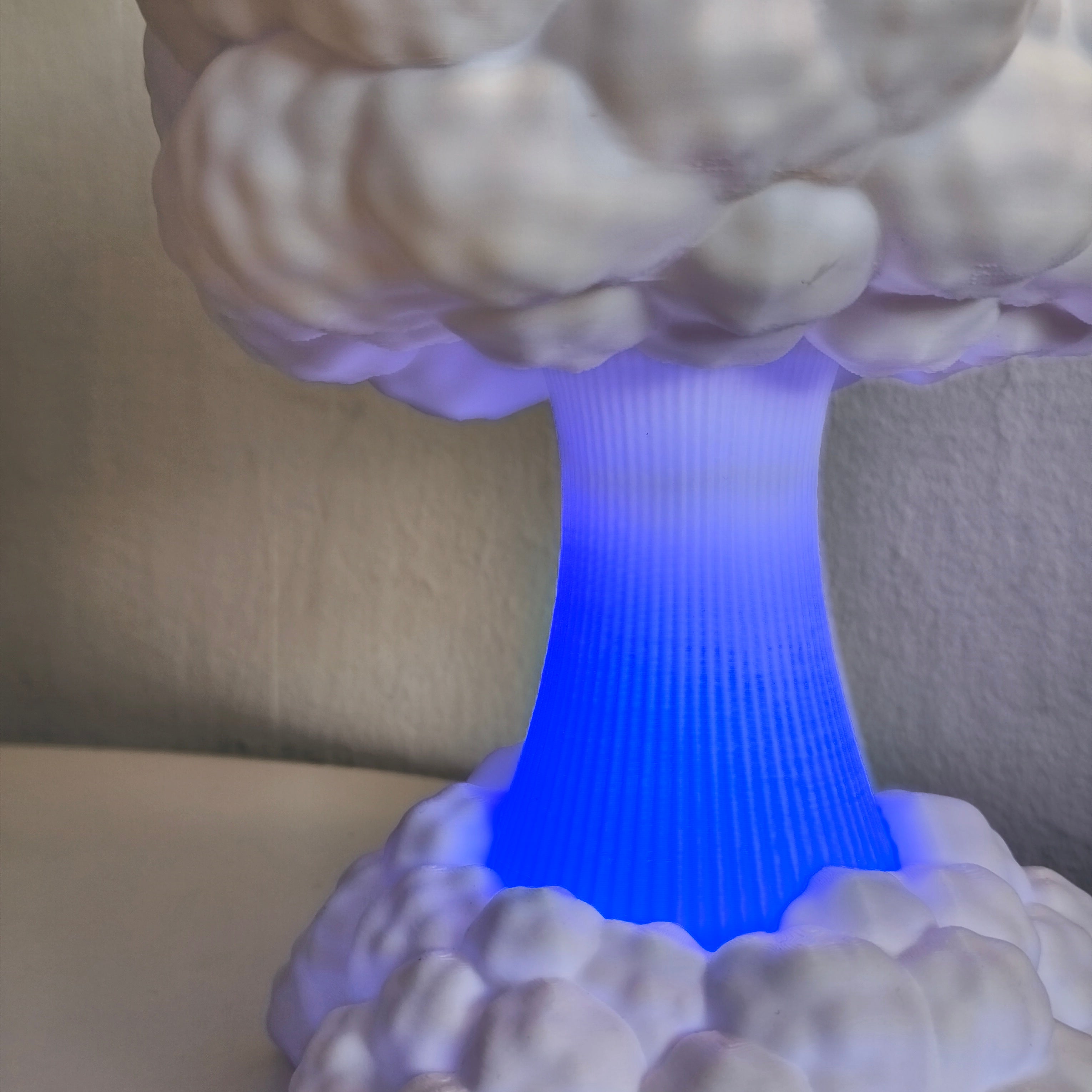 Nuclear Cloud Lamp — vy 7, Bordslampa Skenloft