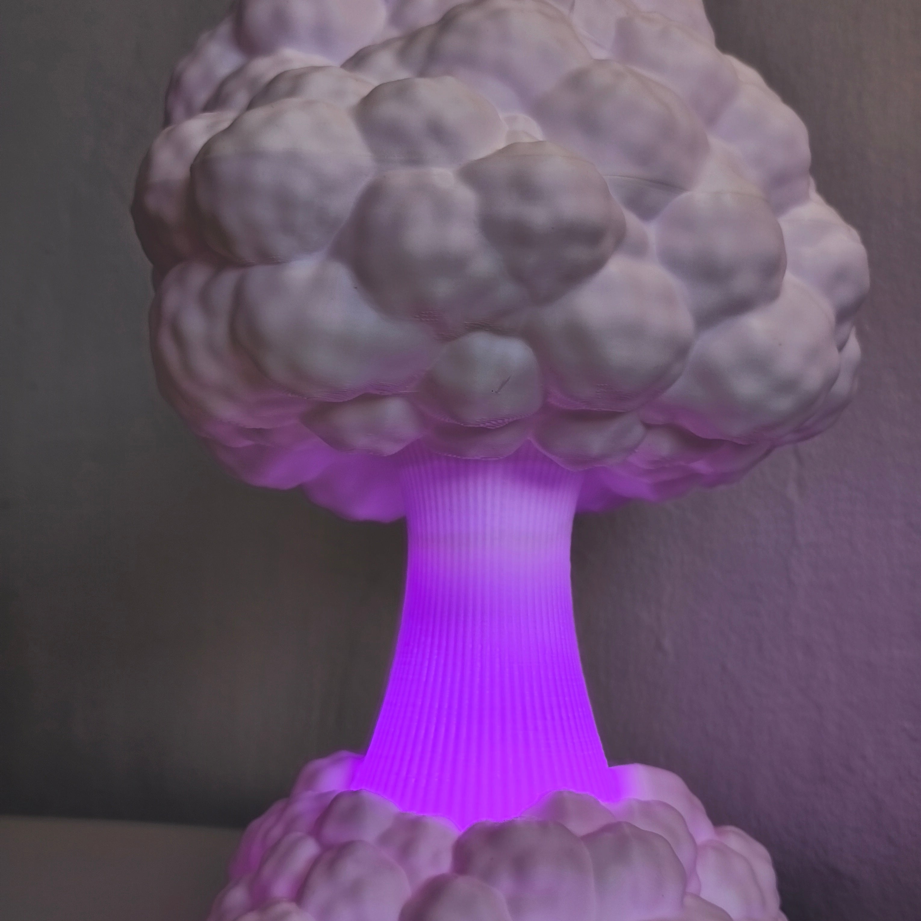 Nuclear Cloud Lamp — vy 8, Bordslampa Skenloft