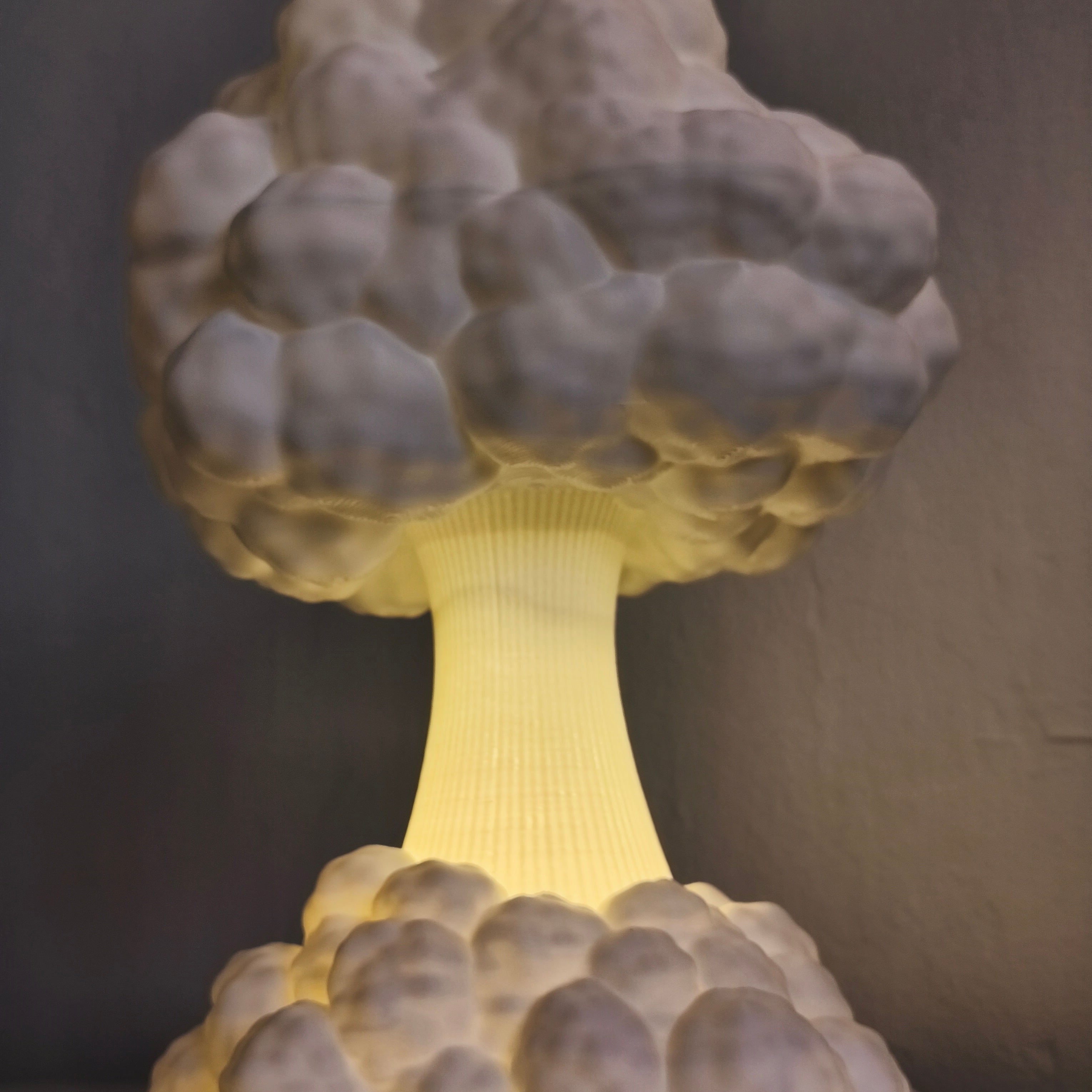 Nuclear Cloud Lamp detalj — unik design, handgjord